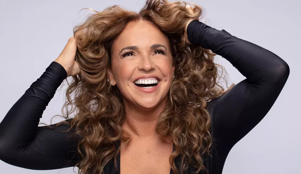 SAMBA! Daniela Mercury anuncia single autoral