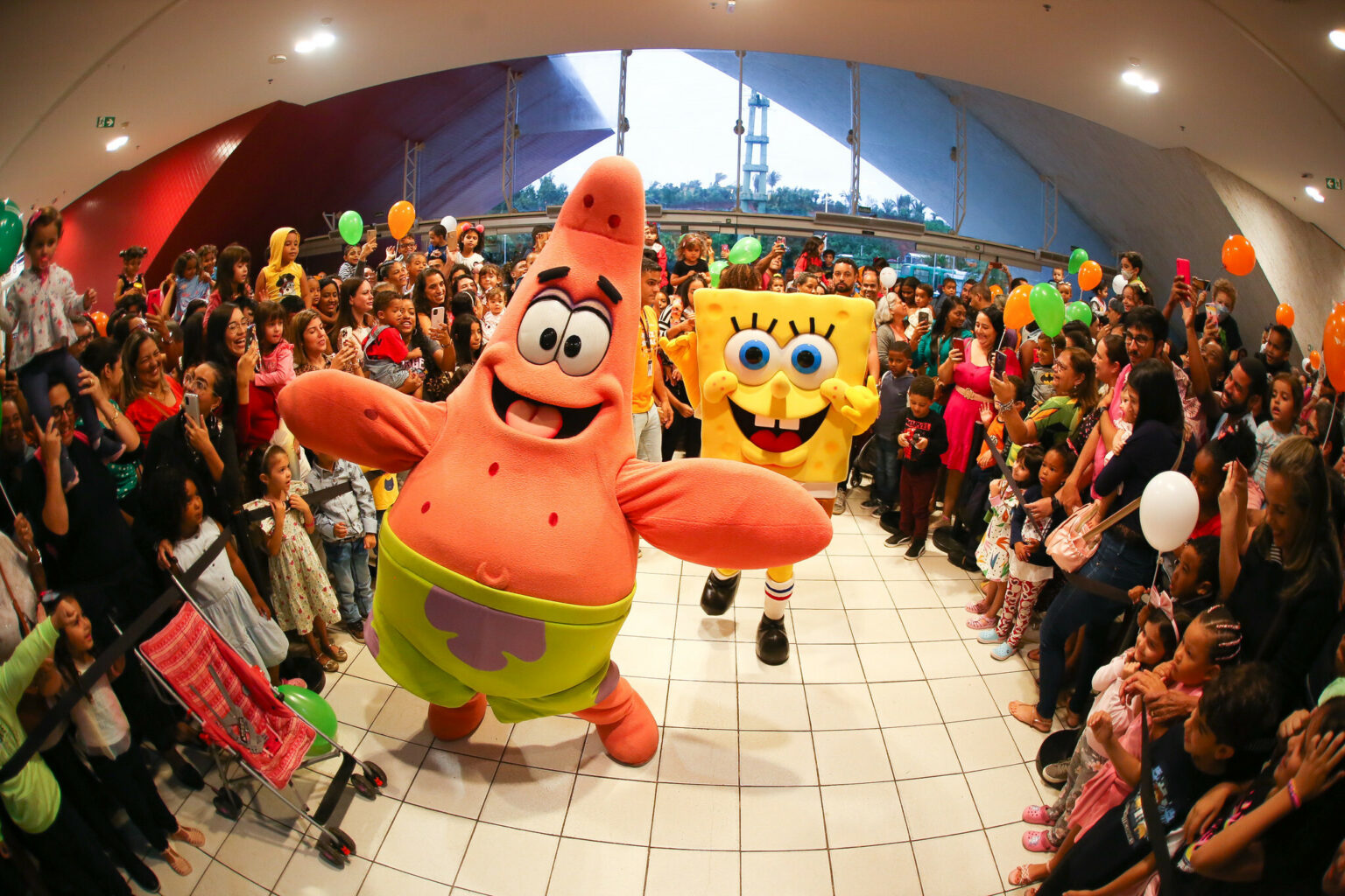 Personagens da Nickelodeon ocupam Shopping Paralela com programação infantil Salvador