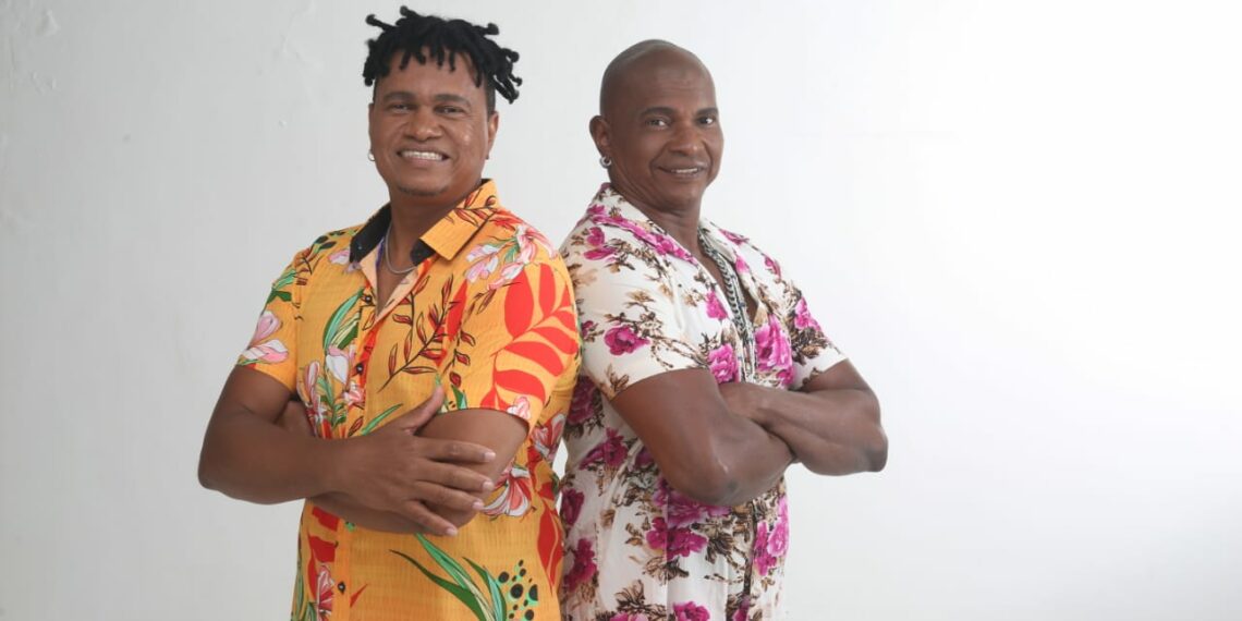 Viola de Doze comanda festa em Santa Bárbara com trio elétrico