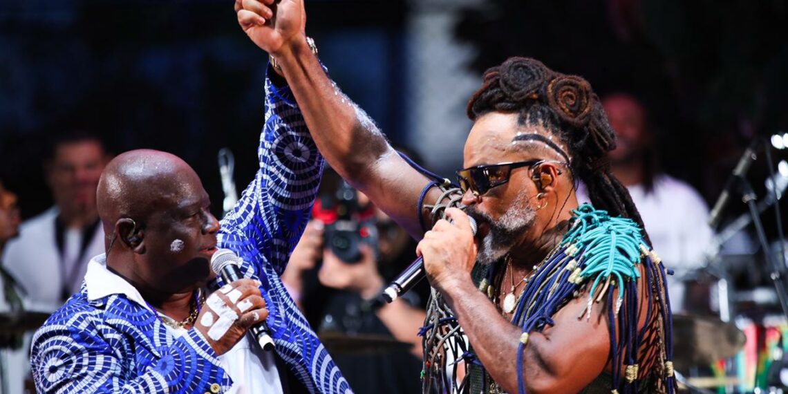 Carlinhos Brown reune convidados especiais no Ensaio do Bloco da Timbalada