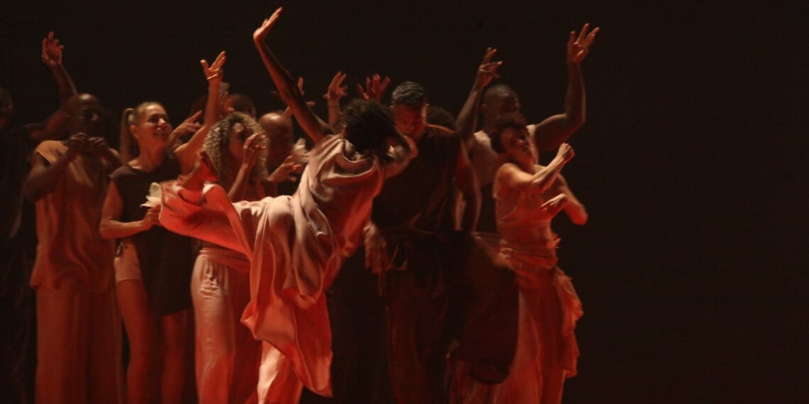 Exposição fotográfica apresenta mostra especial em homenagem ao espetáculo ‘Viramundo’