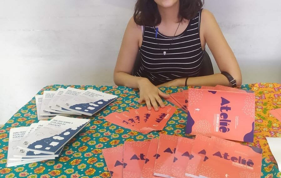 Raquel dos Anjos lança livro com objetivo de fomentar a Filosofia na escola