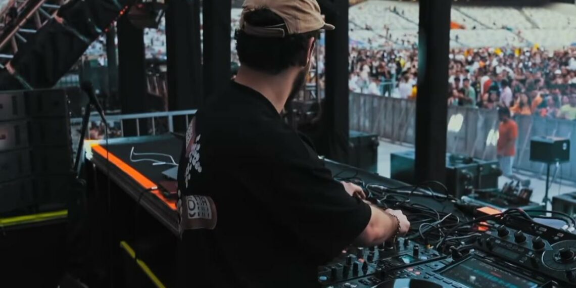 DJ Bhaskar agita o Blue Praia Bar em programação especial de verão