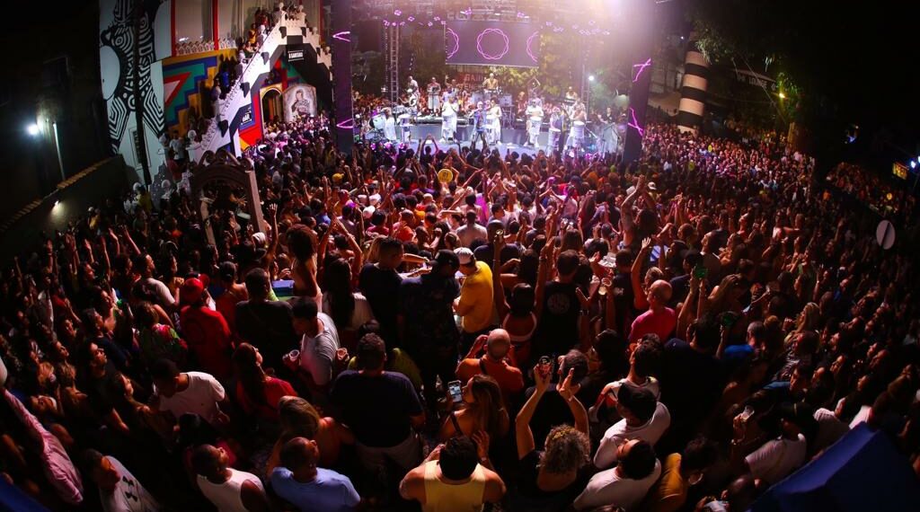 Timbalada anuncia data do próximo ensaio no palco do Candyall