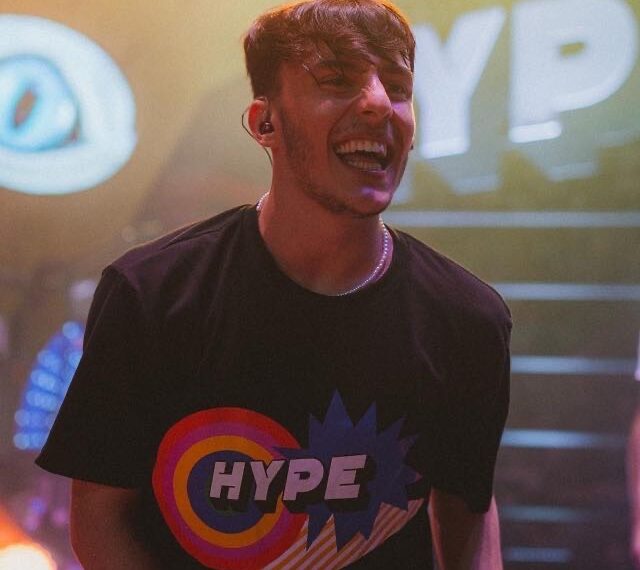 Bloco Eu Vou anuncia o cantor WK como puxador oficial do Carnaval 2023