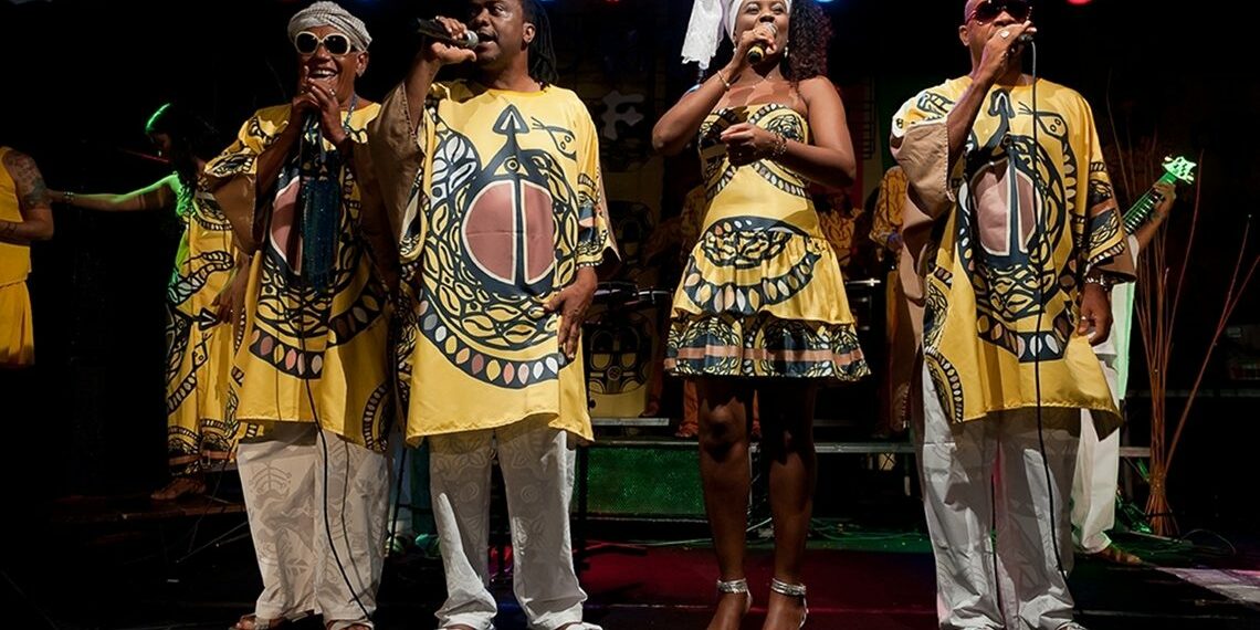 Banda Cortejo Afro segue com temporada de verão