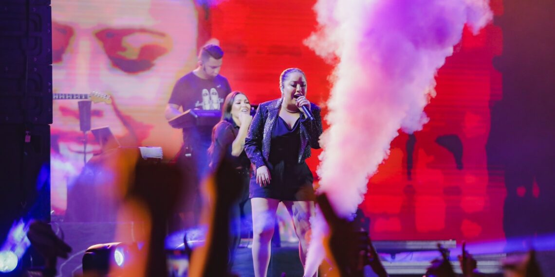 Soteropolitanos recebem Mari Fernadez com energia surreal no Festival Êta