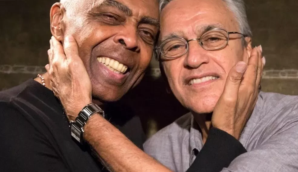 Gilberto Gil convida Caetano Veloso e juntos se apresentam no primeiro dia do Festival de Verão 2023