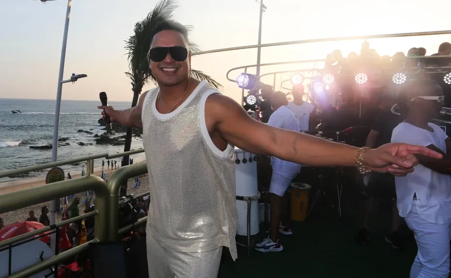 Pipoca de gigantes agita o Carnaval de Salvador no circuito Barra/Ondina