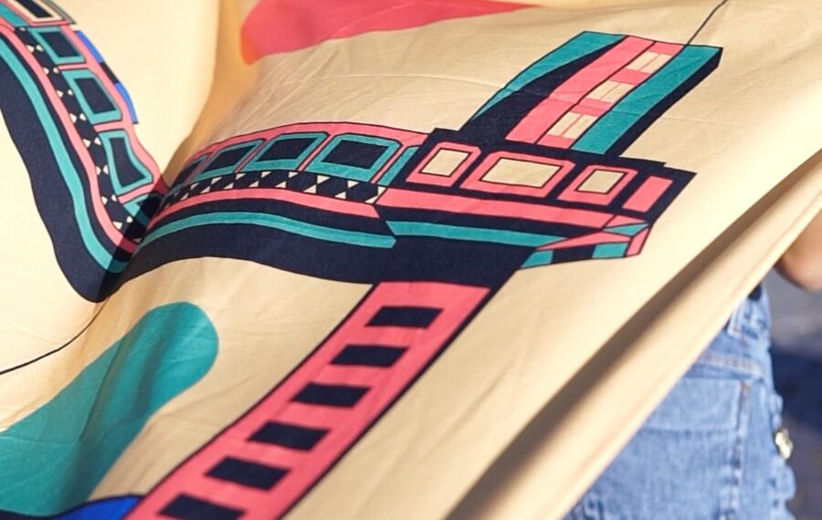 Artista baiano apresenta a cidade de Salvador em cangas com estampas exclusivas