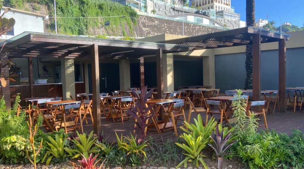 Restaurante Macelleria Quiteria amplia espaço e inaugura Deck na Bahia Marina