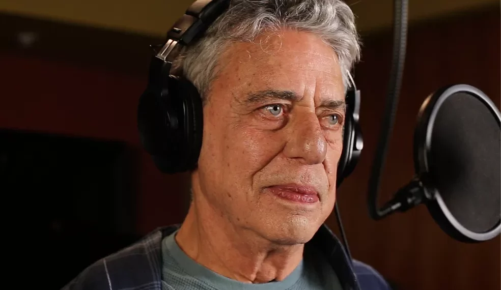 40 anos após lançamento de “Beatriz”, cantor Chico Buarque modifica verso da música