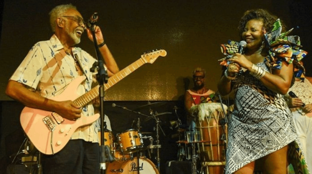 Gilberto Gil recebe Margareth em Festival no Morro da Urca, no Rio de Janeiro