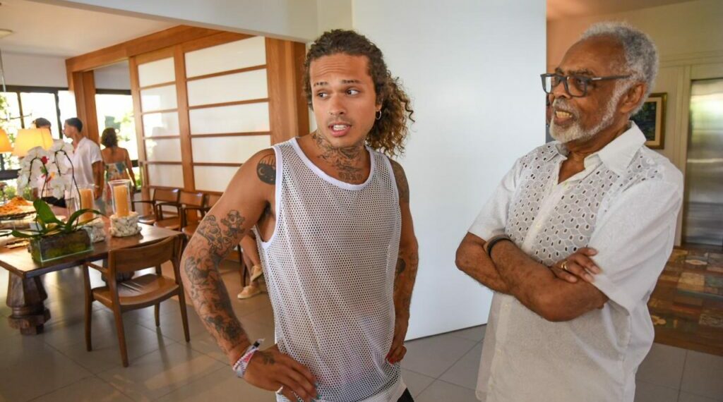 Gilberto Gil diz que vê Vitão como sucessor do seu trabalho