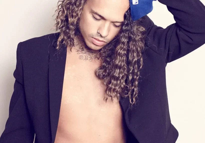 Vitão surge com novo visual e anuncia parceria com Ivete Sangalo