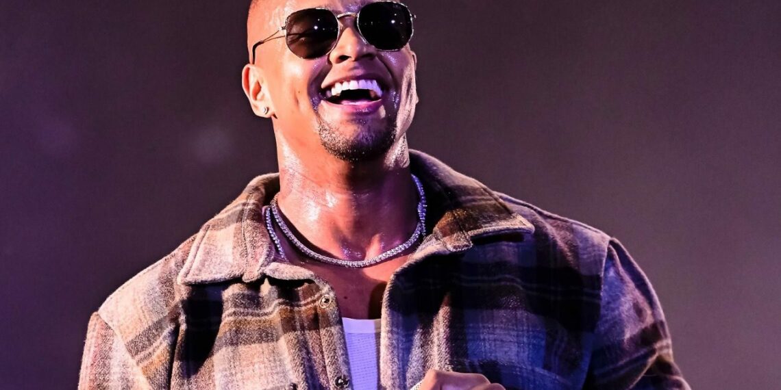 Galinho anuncia Léo Santana em grade de atrações