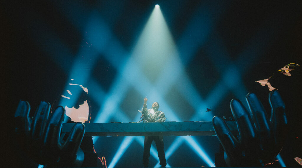 Alok desenvolveu músicas com artistas indígenas para trilha de filme da Netflix