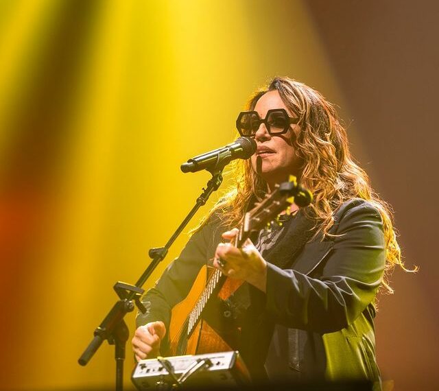 Ana Carolina retorna à Bahia com turnê “Ana Canta Cássia”