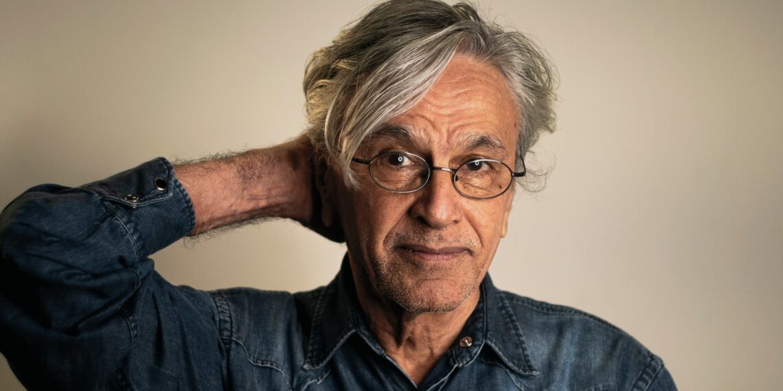 Caetano Veloso anuncia show especial em Salvador