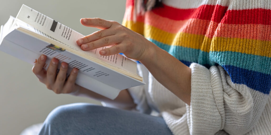 Celebre o mês do orgulho com oito livros LGBTQIAP+