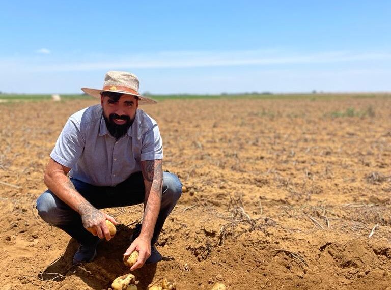 Chef Rafa Zacarias, da Bravo Burger, representa Bahia em visita a fábrica da Mccain