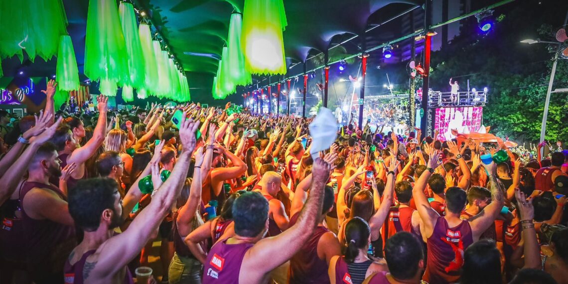 Camarote Club anuncia cores dos abadás e data de entrega