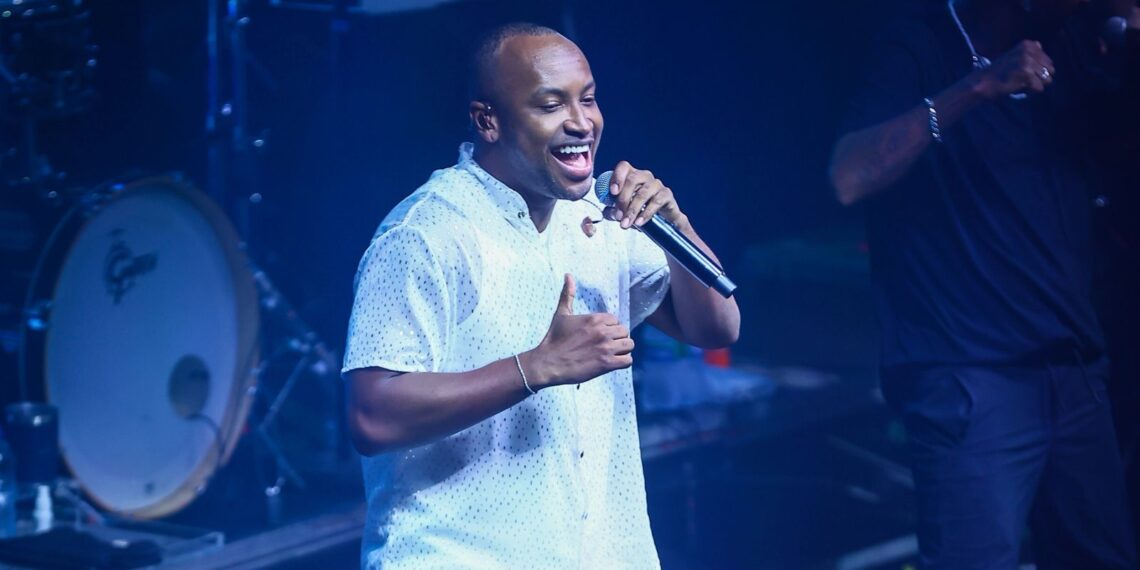 Camarote Club recebe show exclusivo de Thiaguinho em 5ª noite de festa