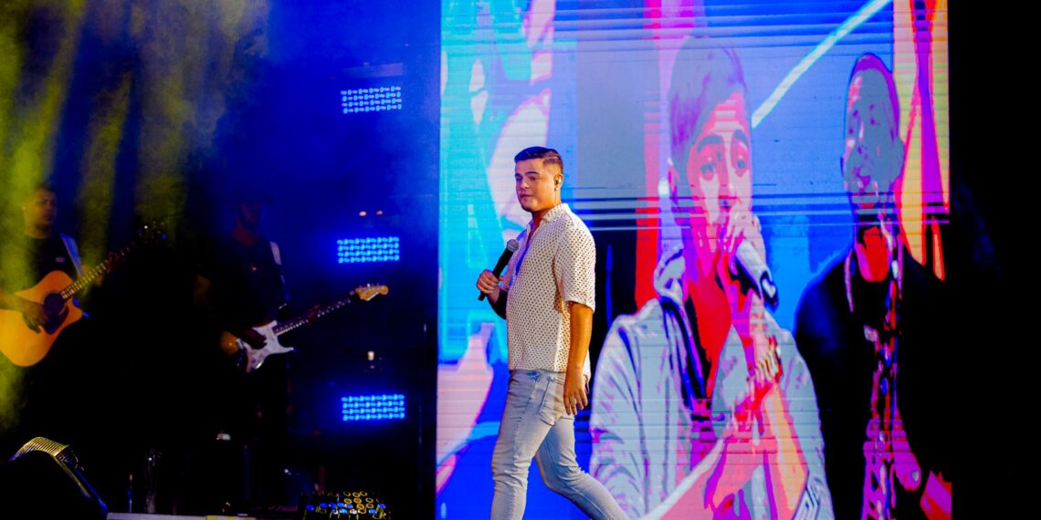 Com o repertório na boca da galera, Heitor Costa estreia fechando a 3ª edição do Viiixe 