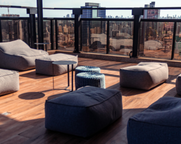 Rooftop 27, no Hotel Intercity de Salvador, conquista moradores e turistas