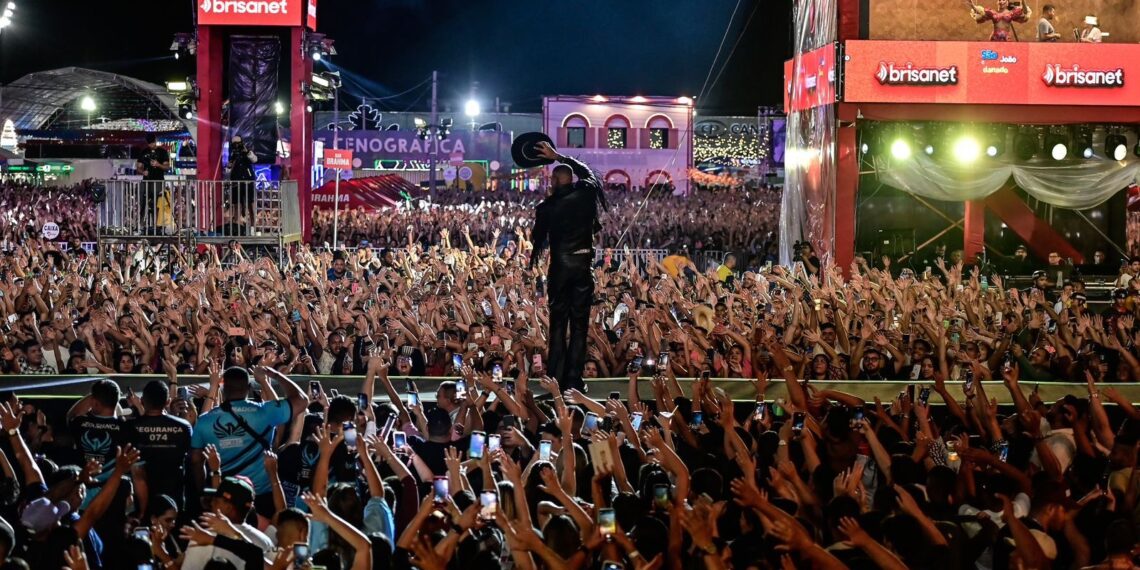 Léo Santana bate recorde de público no São João de Maracanaú