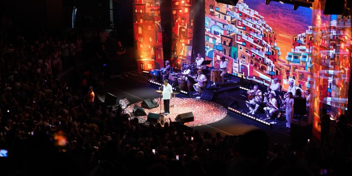 Zeca Pagodinho lota Concha Acústica em segunda noite da turnê “40 Anos”
