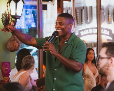 Cantor Uel lança nova canção e celebra ensaio com casa cheia em Salvador