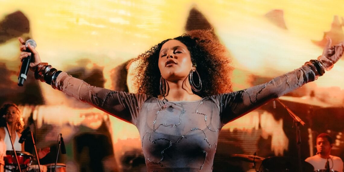 Rachel Reis fez história no MAM Salvador com sold out no Canto da Sereiona