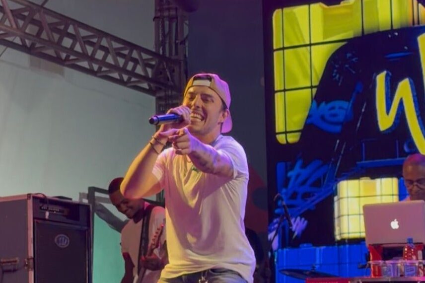 Carnaval no Pelô: Wilsinho abriu folia com show no Pelourinho