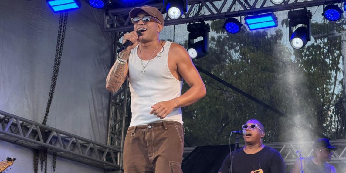 Renanzinho CBX animou foliões no domingo de Carnaval em Salvador