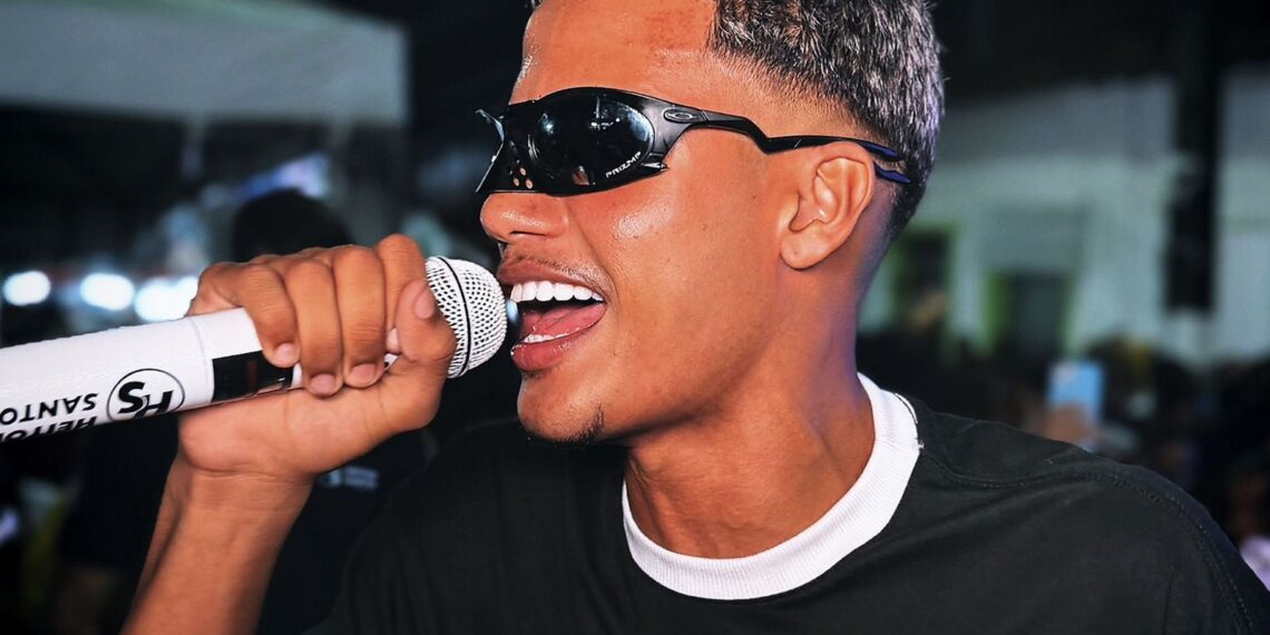 “Sina de Ofélia”: Heitor Santos entrou no Top 10 Viral Brasil do Spotify com releitura de Taylor Swift